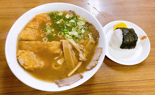 中華そば浅月本店のカツそばと天むす