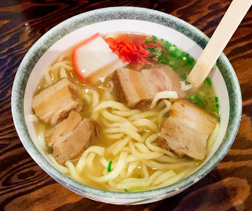 うりずんの風のソーキそば