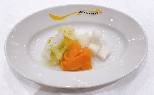 明日へのカレー 平野町店のピクルス&ラベ