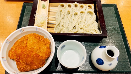 長岡小嶋屋 CoCoLo新潟店の名物へぎそばとタレかつ丼(小)セット