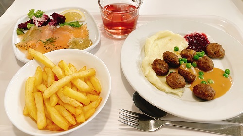 IKEAレストラン 神戸のスウェーデンミートボールとサーモンマリネとフライドポテト2