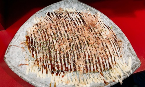 カマドのタコ ハイボール酒場の牛ホルモン玉