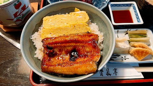 寶眞𠅘のうな丼