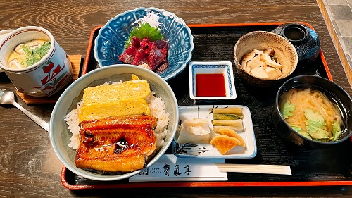 寶眞𠅘のうな丼と馬刺しセット2