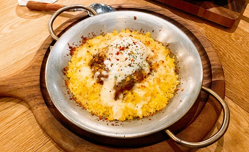 浜松町キッチンのとろ～り卵とチーズの焼きカレー