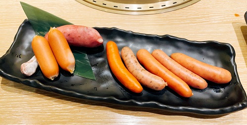 焼肉新羅 新浦安本店のソーセージ盛合せ