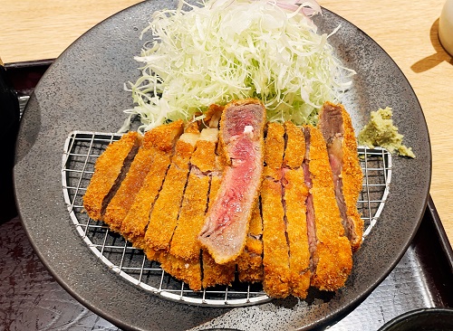 牛カツ 京都勝牛 奈良柏木店の牛ロースカツ膳のおかず
