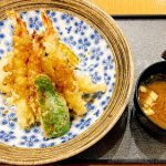 写真との高低差はさておき・・・海老天が4尾入ったら間違いないでしょ♬