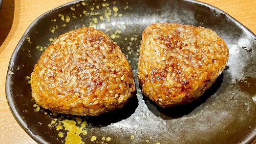 三代目鳥メロ 松山大街道店の焼きおにぎり