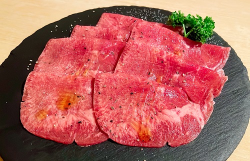 肉料理・焼肉 ABURIYA炙家 松茂店の厚切り塩タン