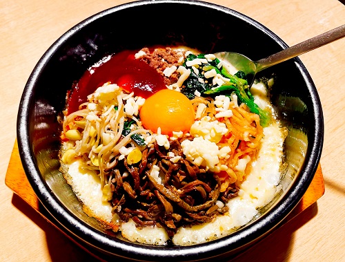 肉料理・焼肉 ABURIYA炙家 松茂店の石焼きチーズビビンバ