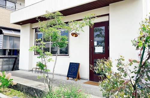 kona+ ベーグルと米粉おやつと。の店舗前1