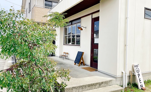 kona+ ベーグルと米粉おやつと。の店舗前2