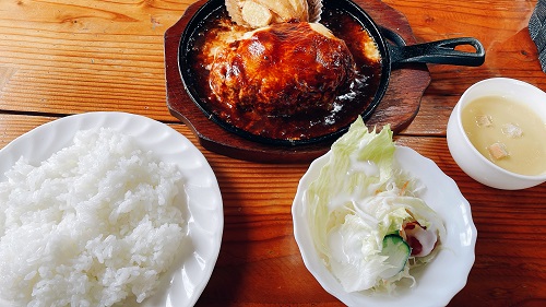 カナダ館のフランスハンバーグセット