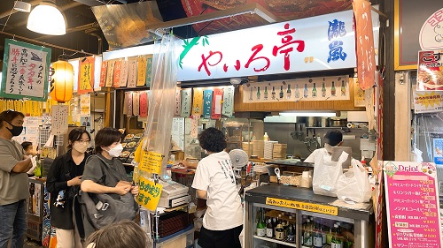 やいろ亭 ひろめ店の店舗前