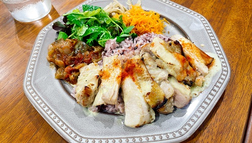 吉野川ハイウェイオアシス cul cul(クルクル)のチキンオーバーライス