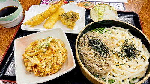 山田うどん食堂 田名店の3種盛り大えび天ざるうどん・そば