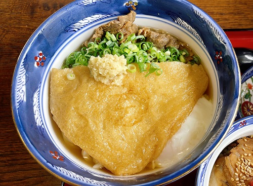 東かがわマルタツ手打ちうどんのマルタツぶっかけ