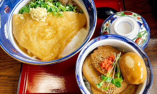東かがわマルタツ手打ちうどんのマルタツぶっかけと焼豚丼