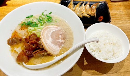 一風堂 博多駅店の博多もつとんこつAセット