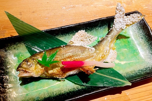 翔乃家の岐阜産鮎の塩焼