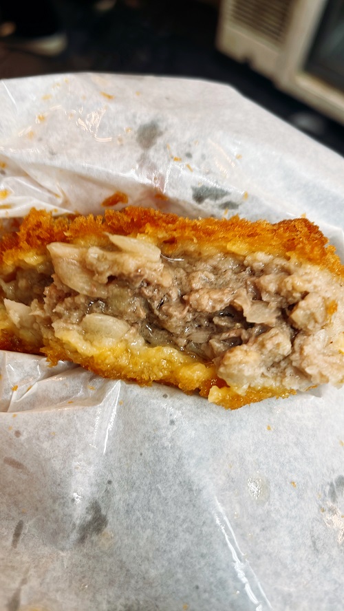 川勝屋の肉玉メンチカツの中身