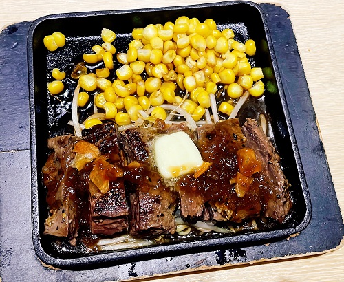 魚民 石岡西口駅前店の熱々鉄板！牛ハラミステーキ