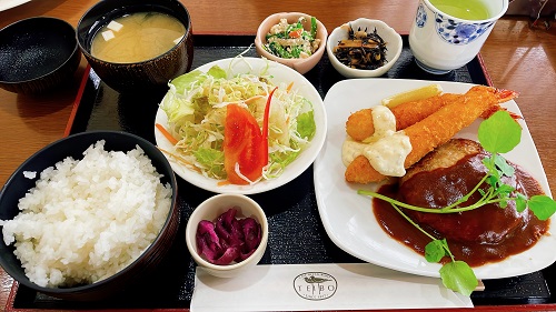 カフェレストラン 亭望のハンバーグ&海老フライ定食