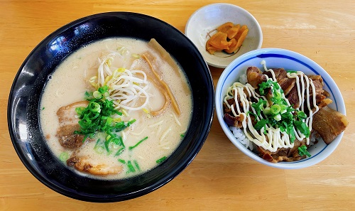 支那そば 青空のとんこつラーメンとミニバラ肉丼