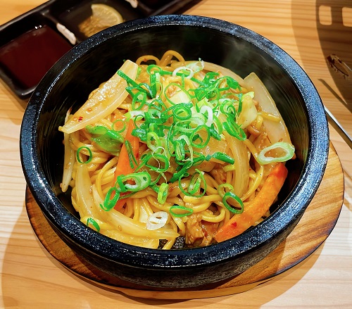 近江焼肉ホルモンすだく鳥取駅前店のホルモン焼きそば