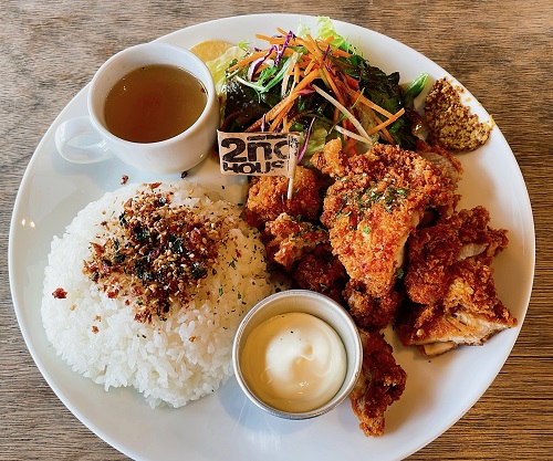 cafeBubo セカンドハウスのチキンカツプレート