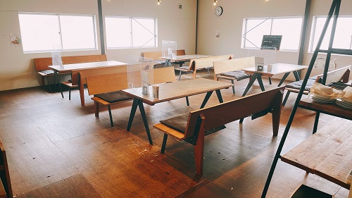 cafeBubo セカンドハウスの店内