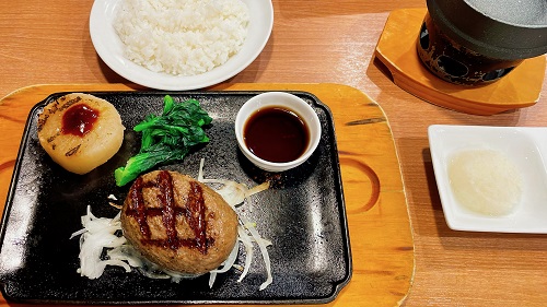 ビッグボーイ 常陸大宮店の黒毛和牛100%大俵ハンバーグステーキとライスセット