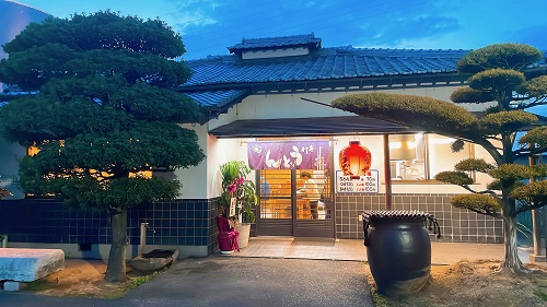 手打ちうどん つるやの店舗前